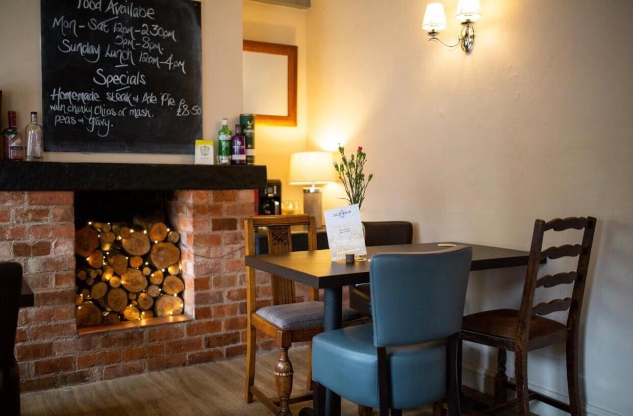 The Old Ship Inn Lowdham Екстер'єр фото
